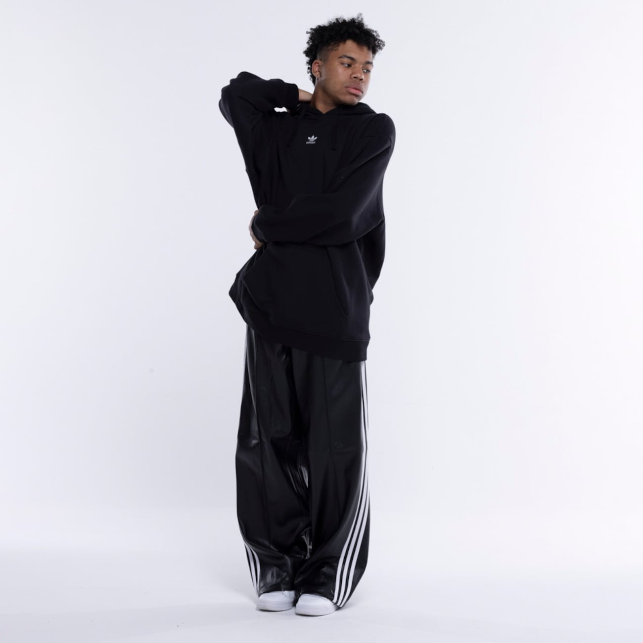 Blusão Adidas com Capuz Essentials — imagem 1