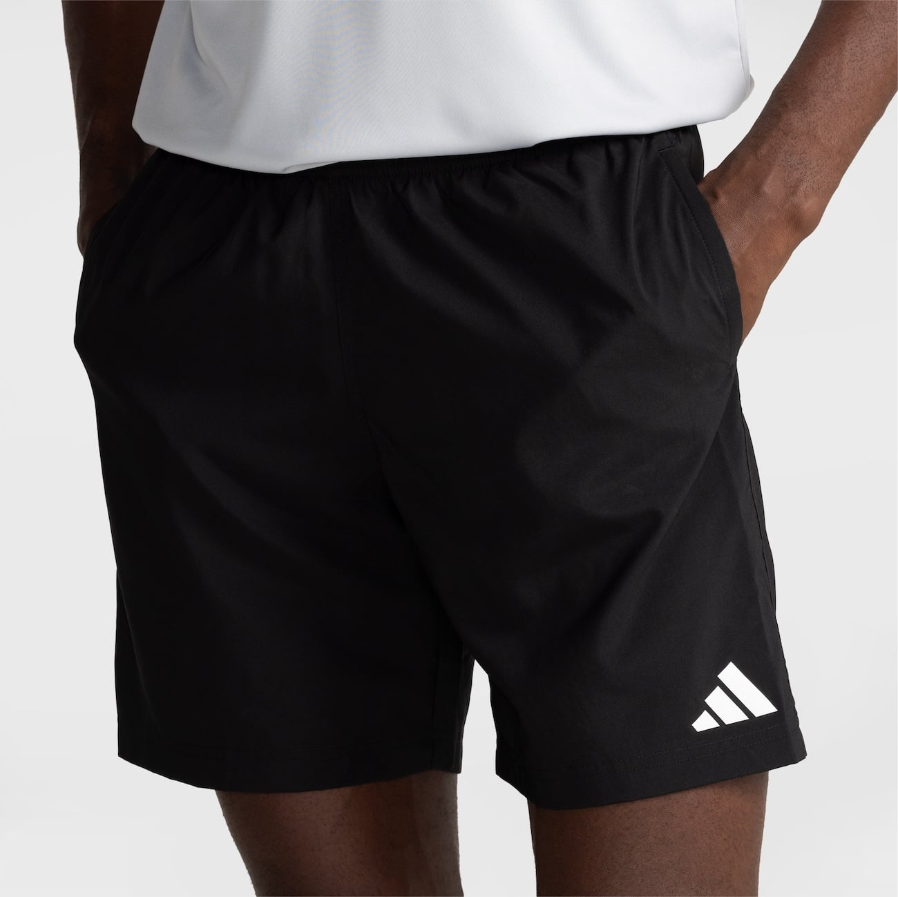 Bermuda Adidas Essentials Shorts 8 Inches Masculina