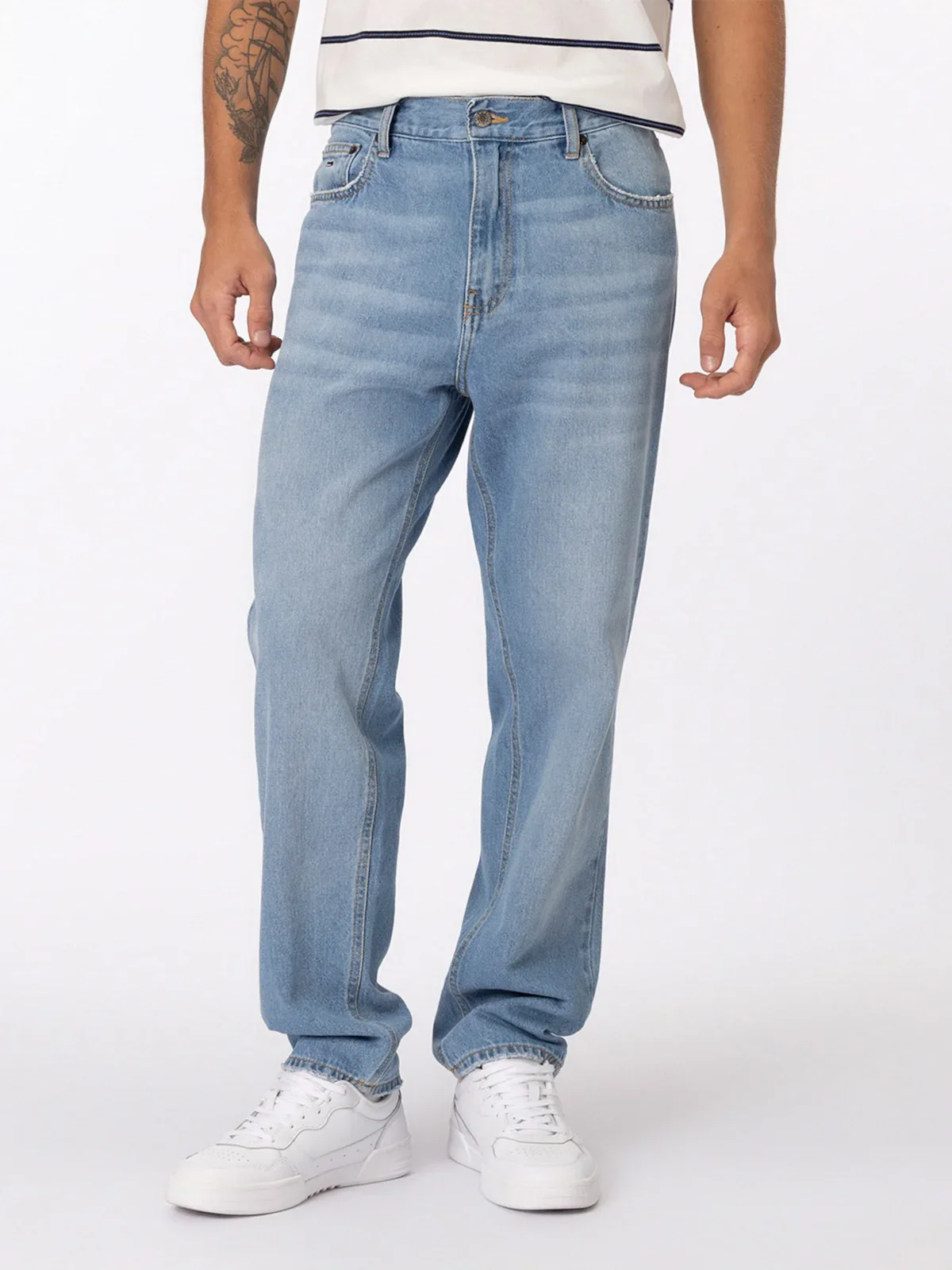 Calça Jeans Sonny com Corte Reto e Perna Afunilada — imagem 1