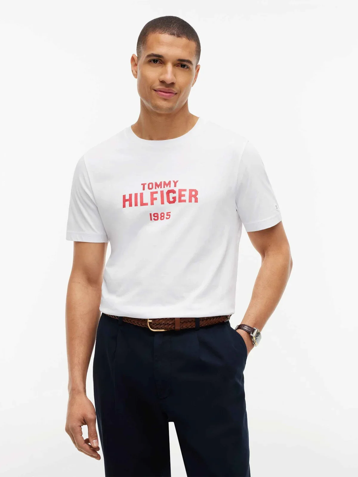 Camiseta com Gola C e Logo Contrastante — imagem 1