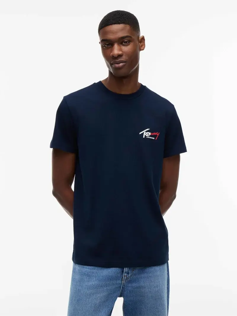 Camiseta Assinatura no Peito Manga Curta