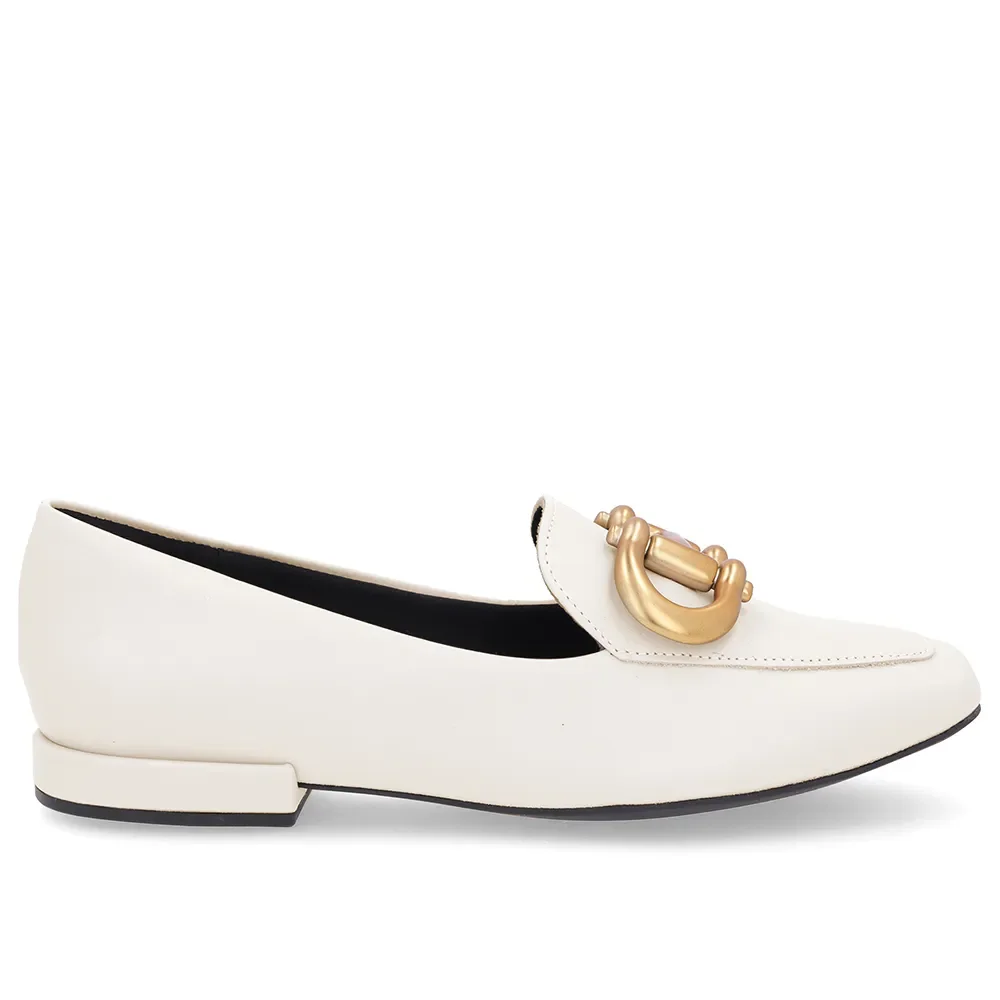 Loafer Off-White Couro Básico Enfeite Escovado — imagem 1