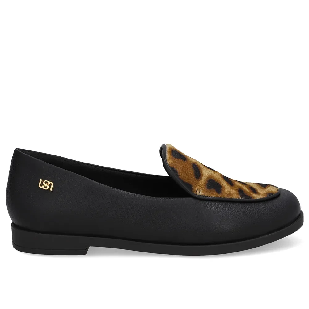 Loafer Couro Preto Detalhe Pelo — imagem 1