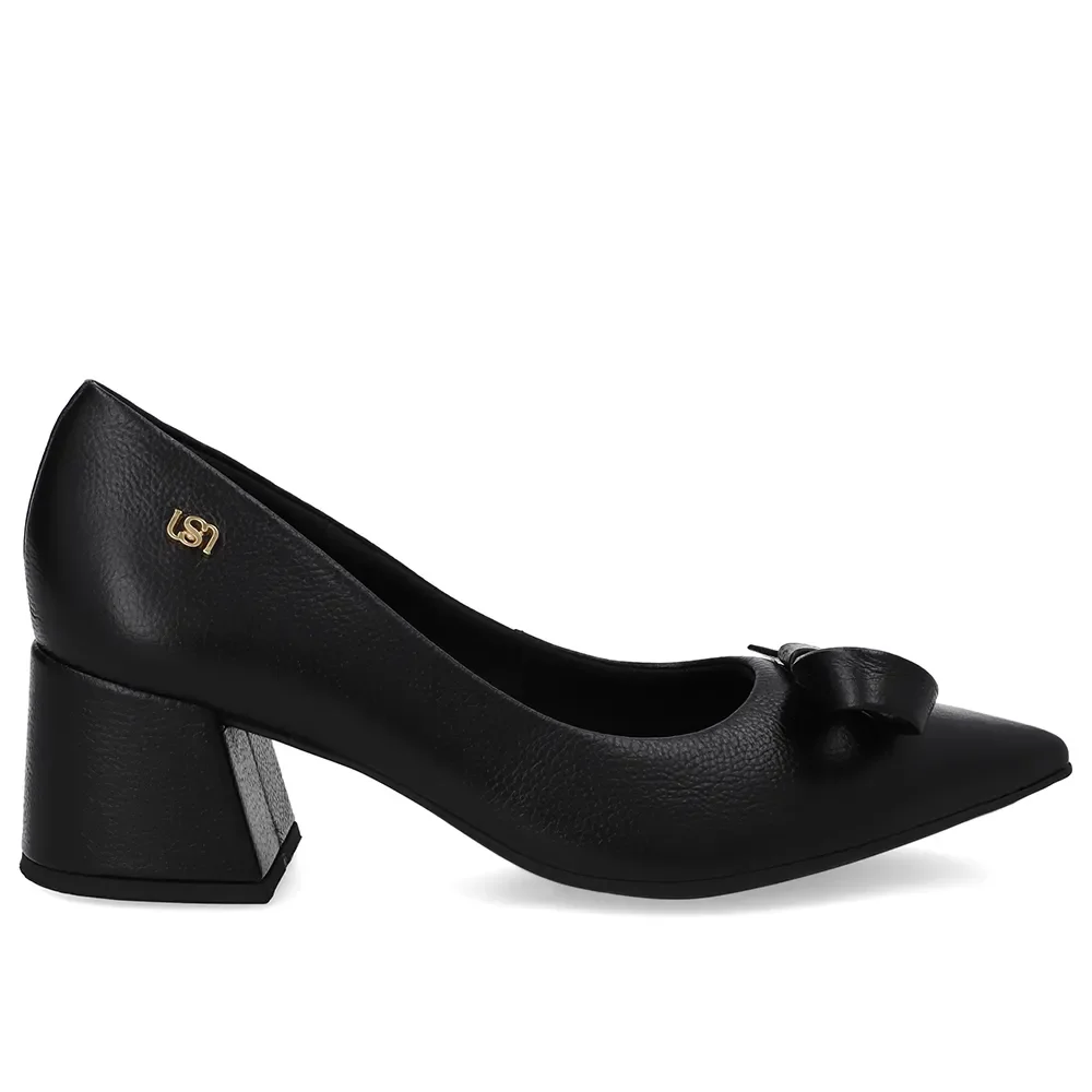 Scarpin Preto Bico Fino Couro Laço — imagem 1