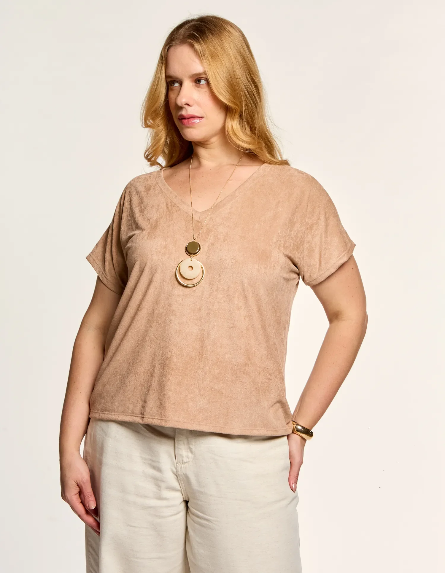 Blusa Gola v Suede - Bege — imagem 1