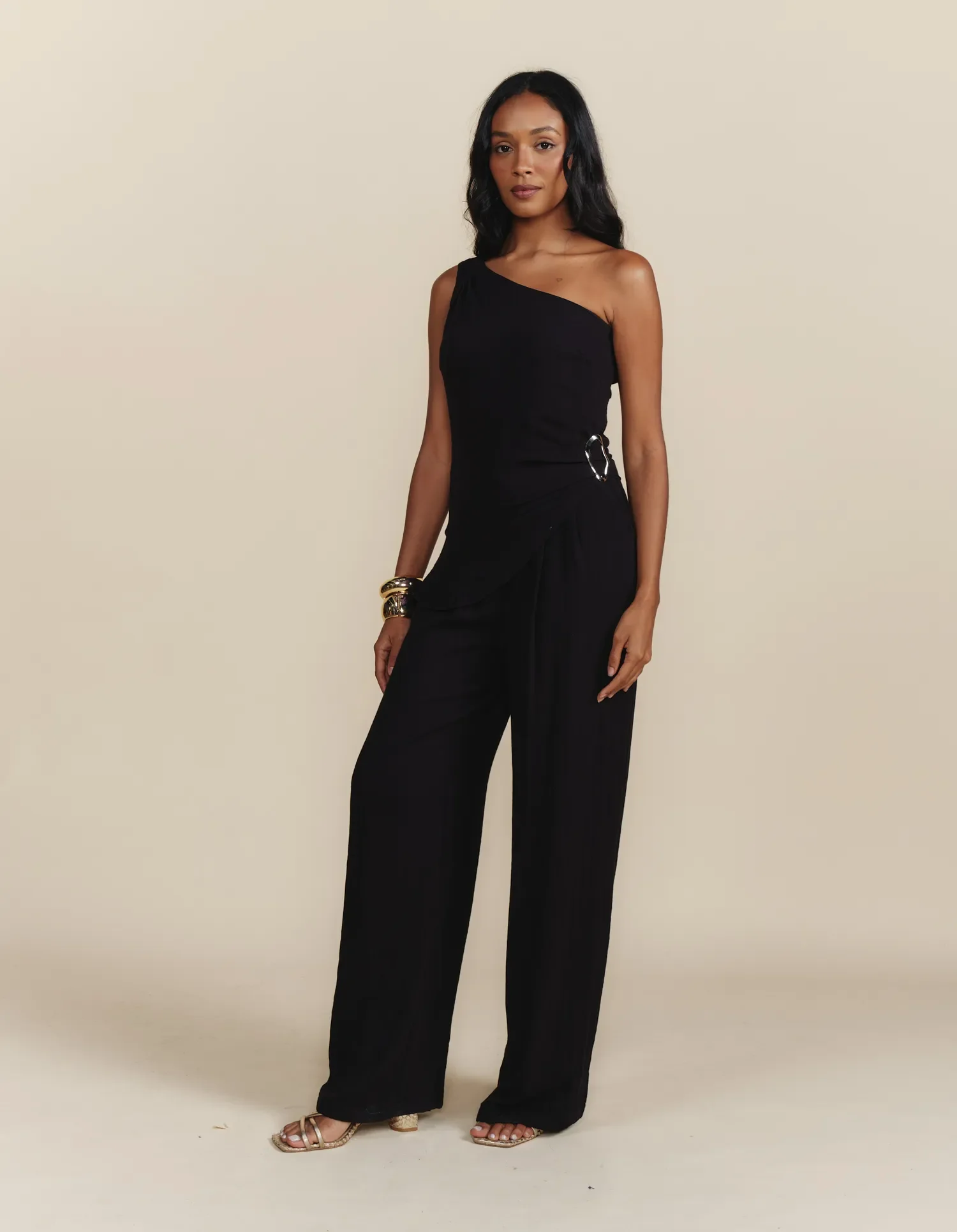 Calça Pantalona Prega Com Bolsos - Preto — imagem 1