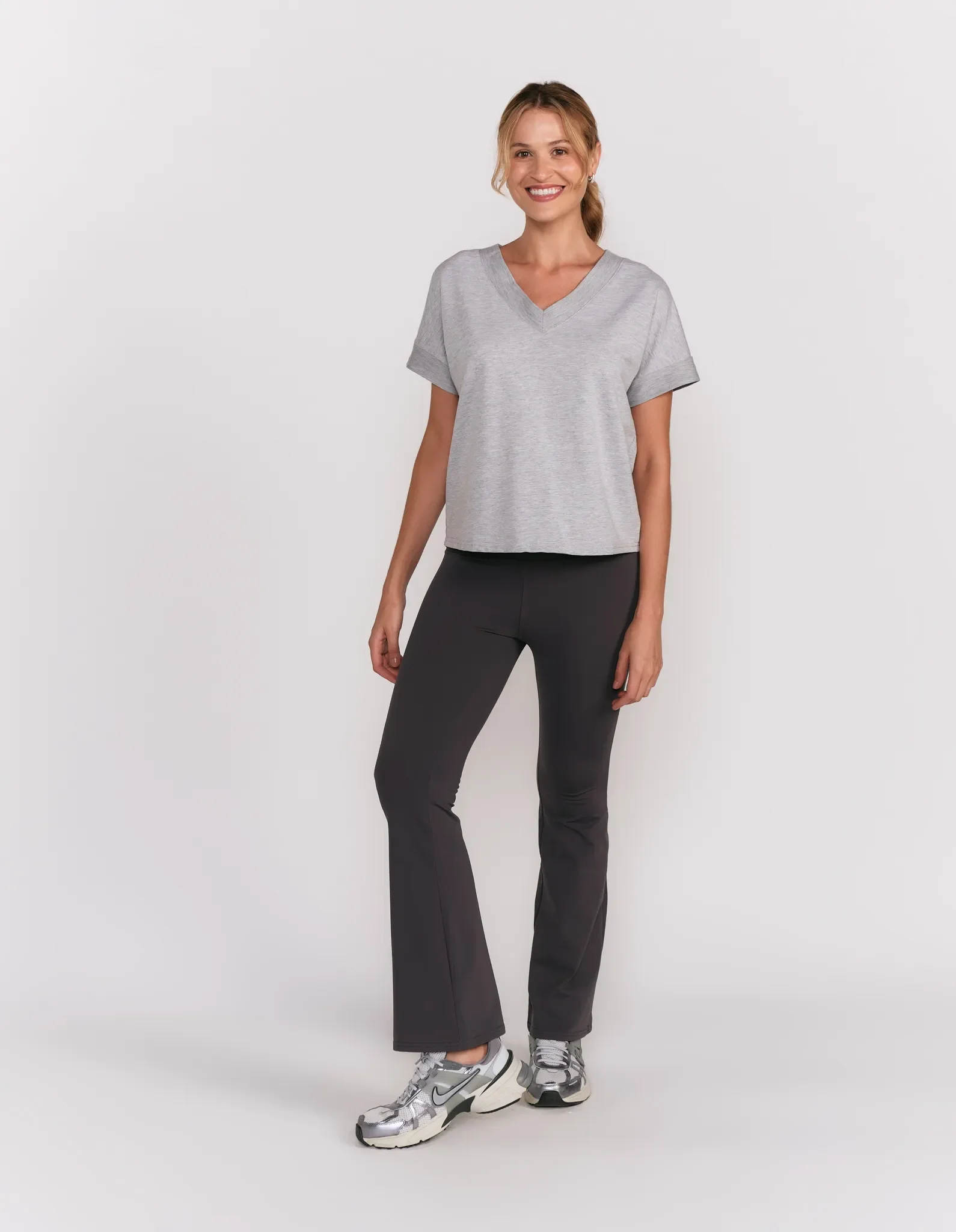Calça Malha Flare Cós Largo - Cinza — imagem 1
