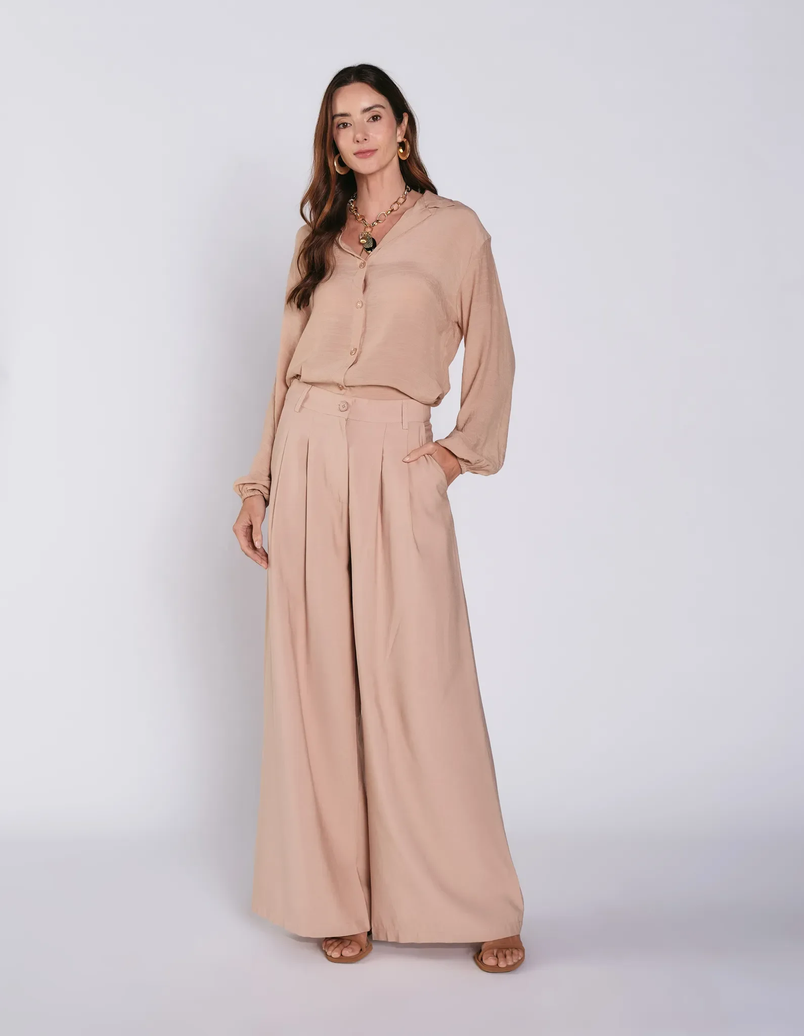 Calça Pantalona Bolsos - Caqui — imagem 1