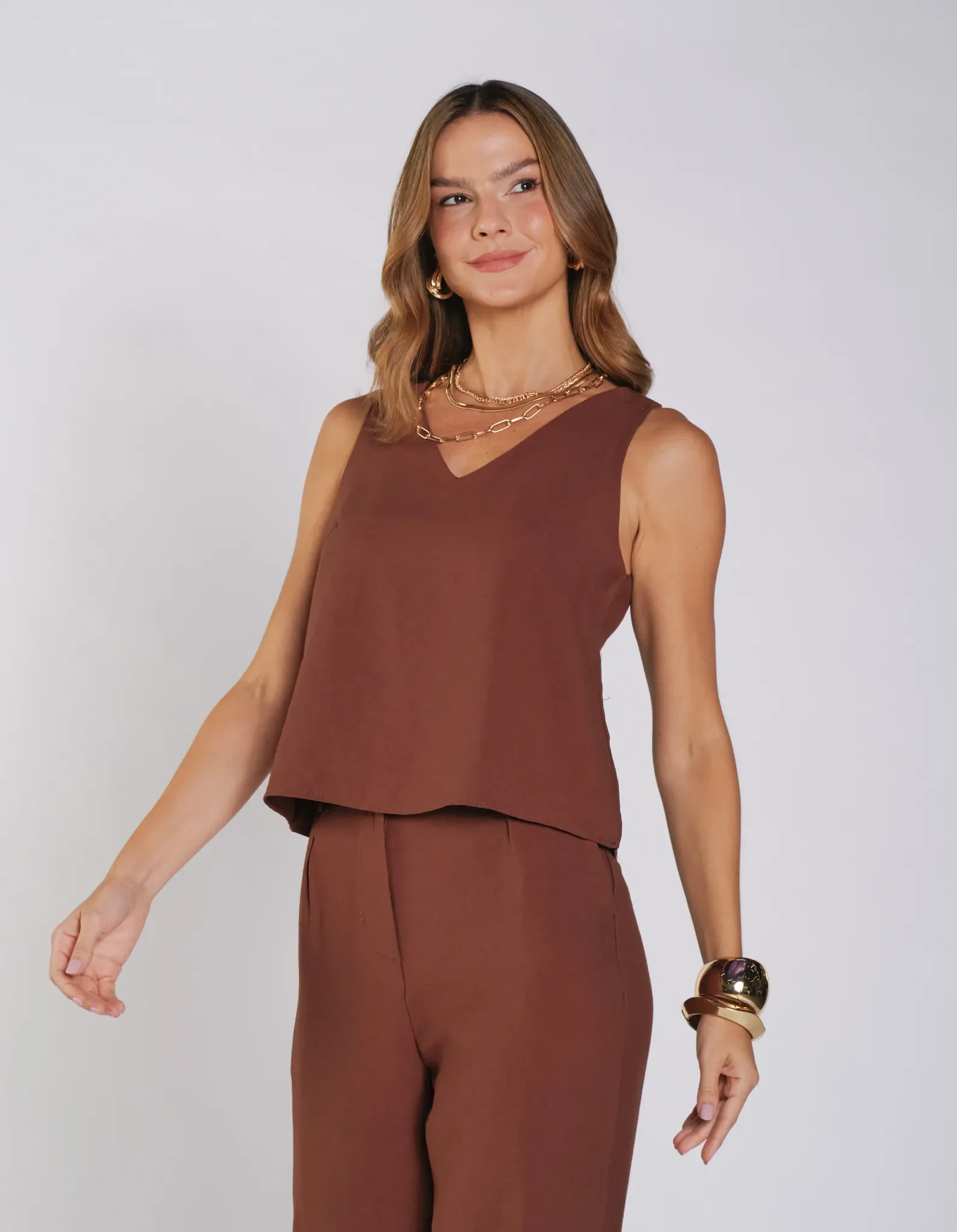Blusa Sem Manga Alfaiataria - Cafe — imagem 1