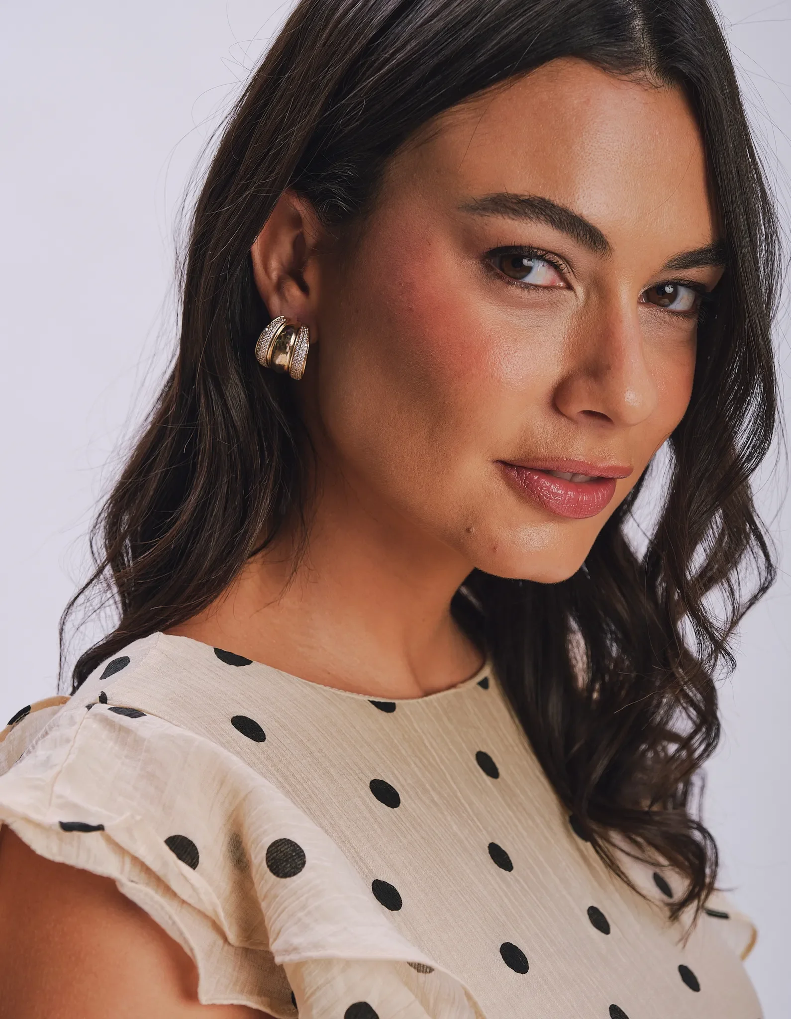 Brinco Borda Strass - Dourado — imagem 1