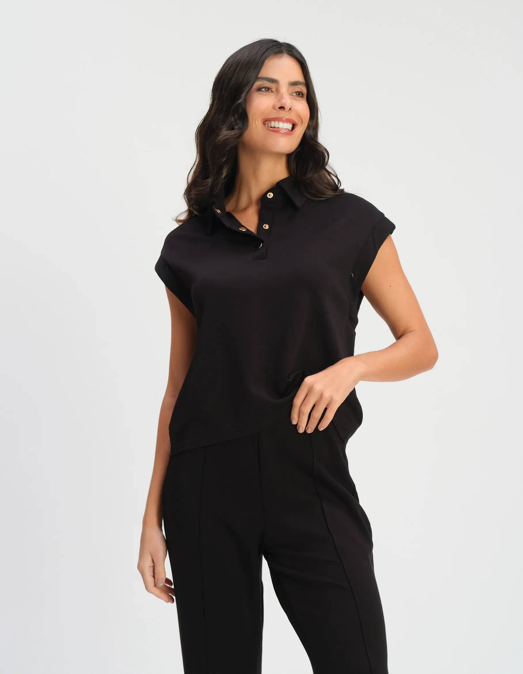 Blusa Comfy Sem Manga Com Gola - Preto — imagem 1
