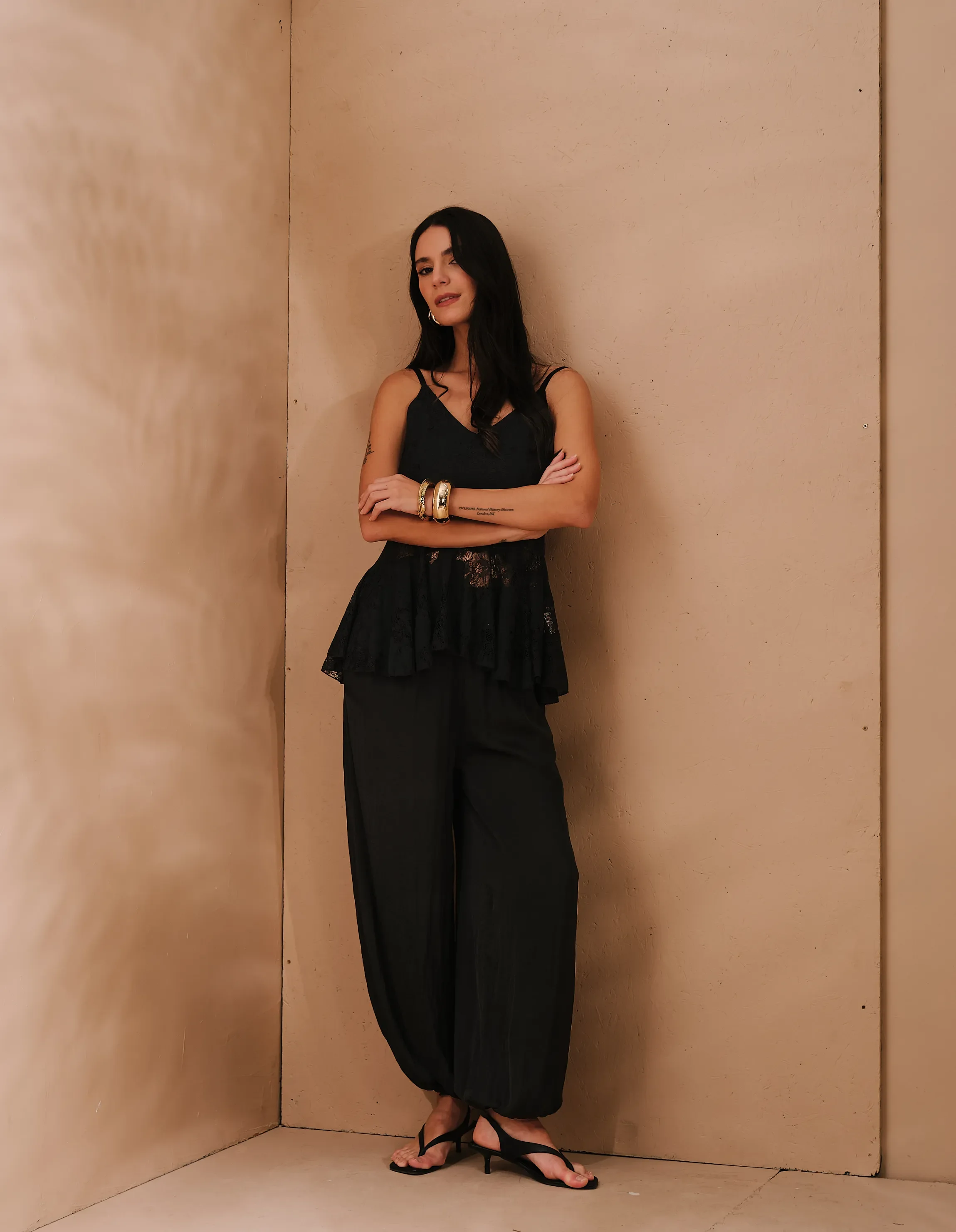 Blusa Alça Fina Renda Devorê - Preto — imagem 1