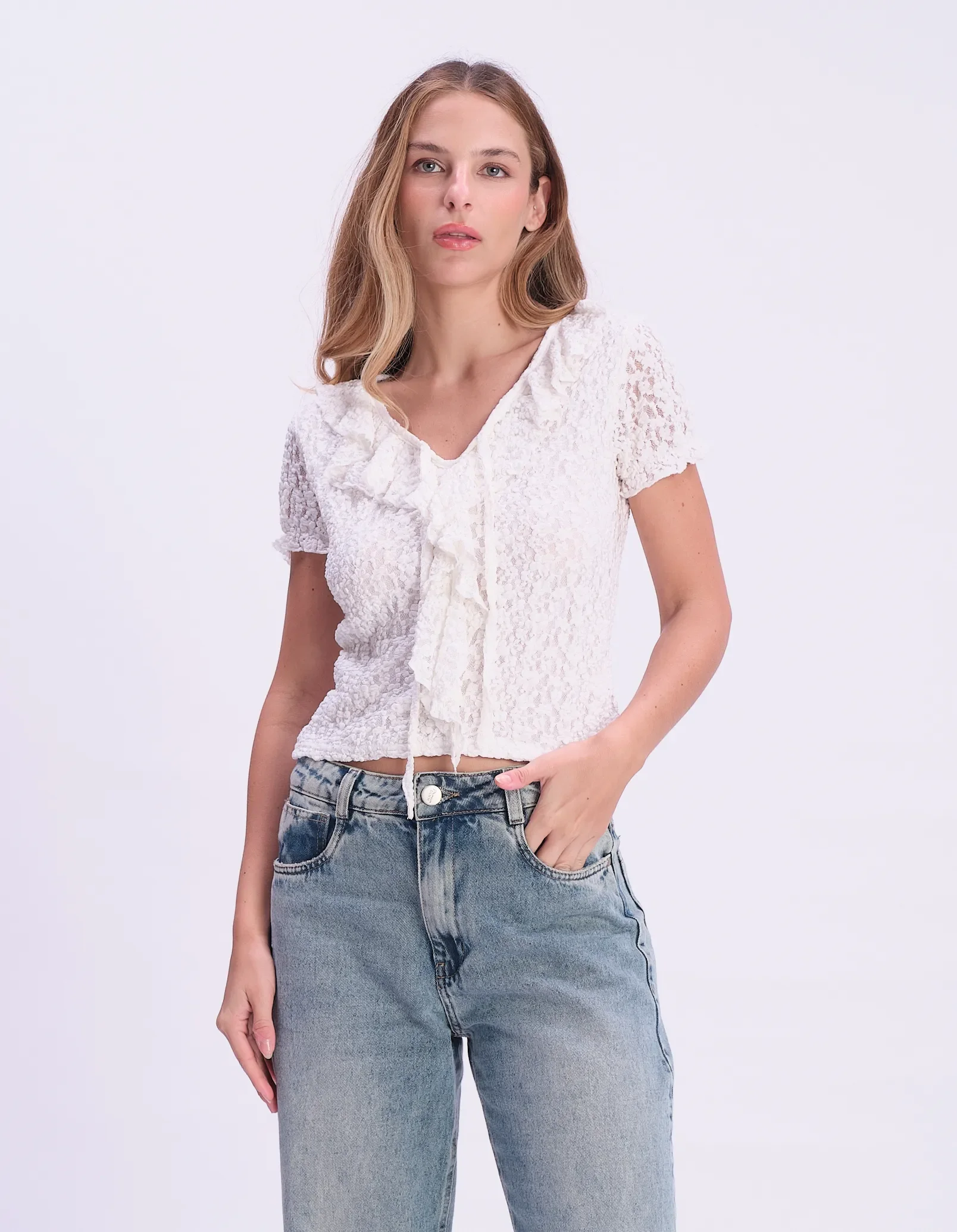 Blusa Decote v Detalhe Babados - Branco — imagem 1
