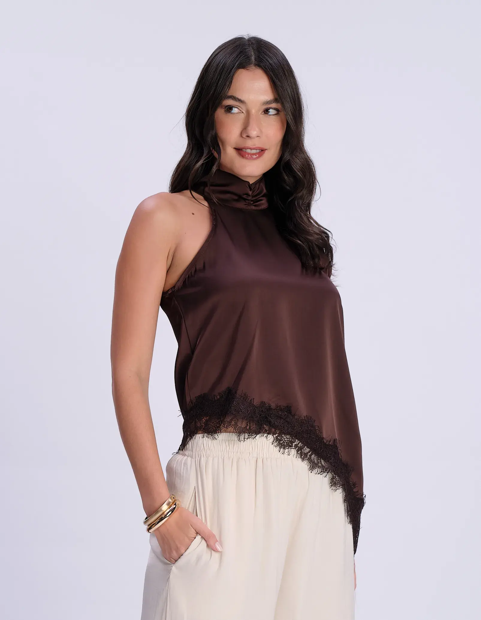 Blusa Acetinada Detalhe Renda - Cafe