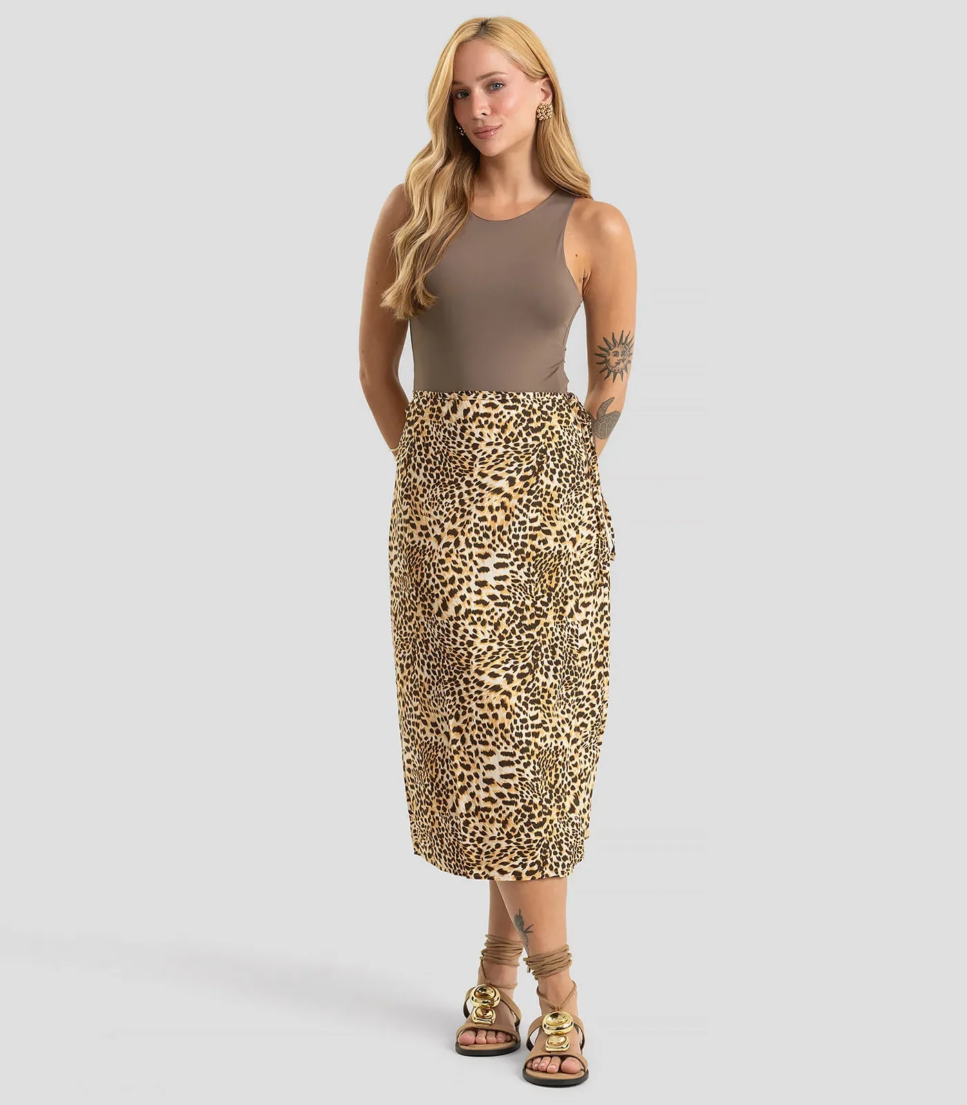 Saia Midi Transpassada Estampada Dianna Marrom — imagem 1