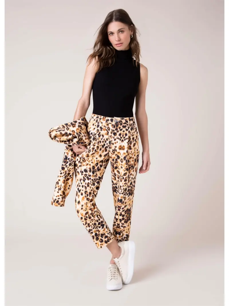 Calça Leopardo Carrot Caramelo