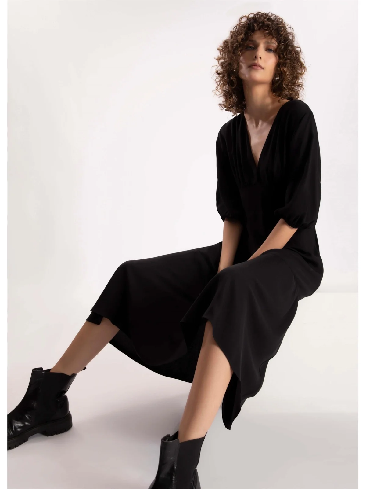 Vestido Rayon Hype Midi Preto — imagem 1
