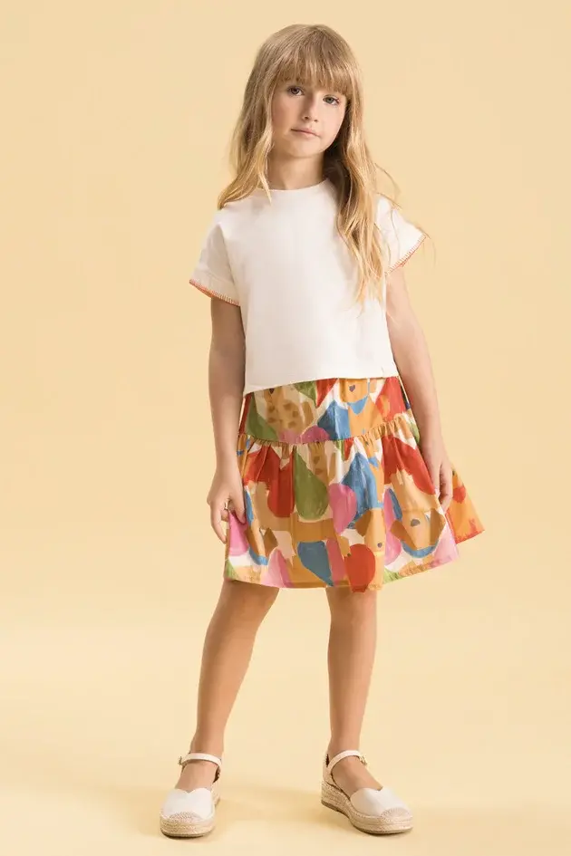 Conjunto Infantil em Algodão com Blusa em Meia Malha e Saia Estampada