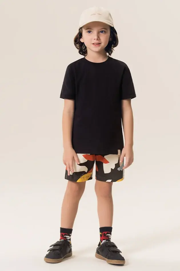 Conjunto Infantil Camiseta Regular em Malha e Bermuda em Molecotton Estampado Alma