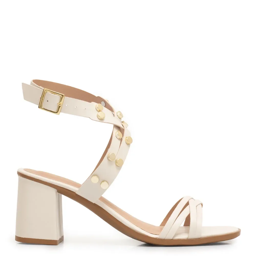 Sandália Off White Tachas — imagem 1