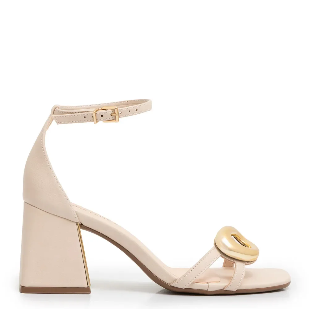 Sandália Off White Enfeite Oval — imagem 1