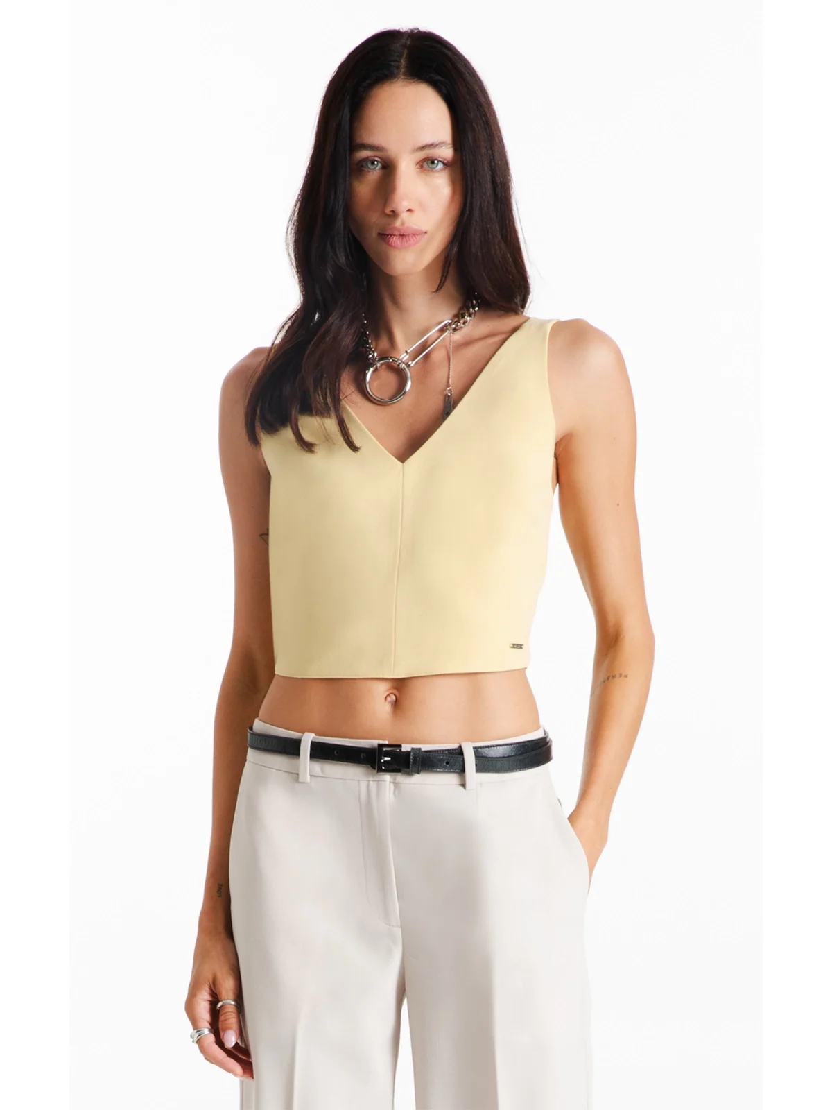 Blusa Tailoring v Neckline Cropped Trigo — imagem 1