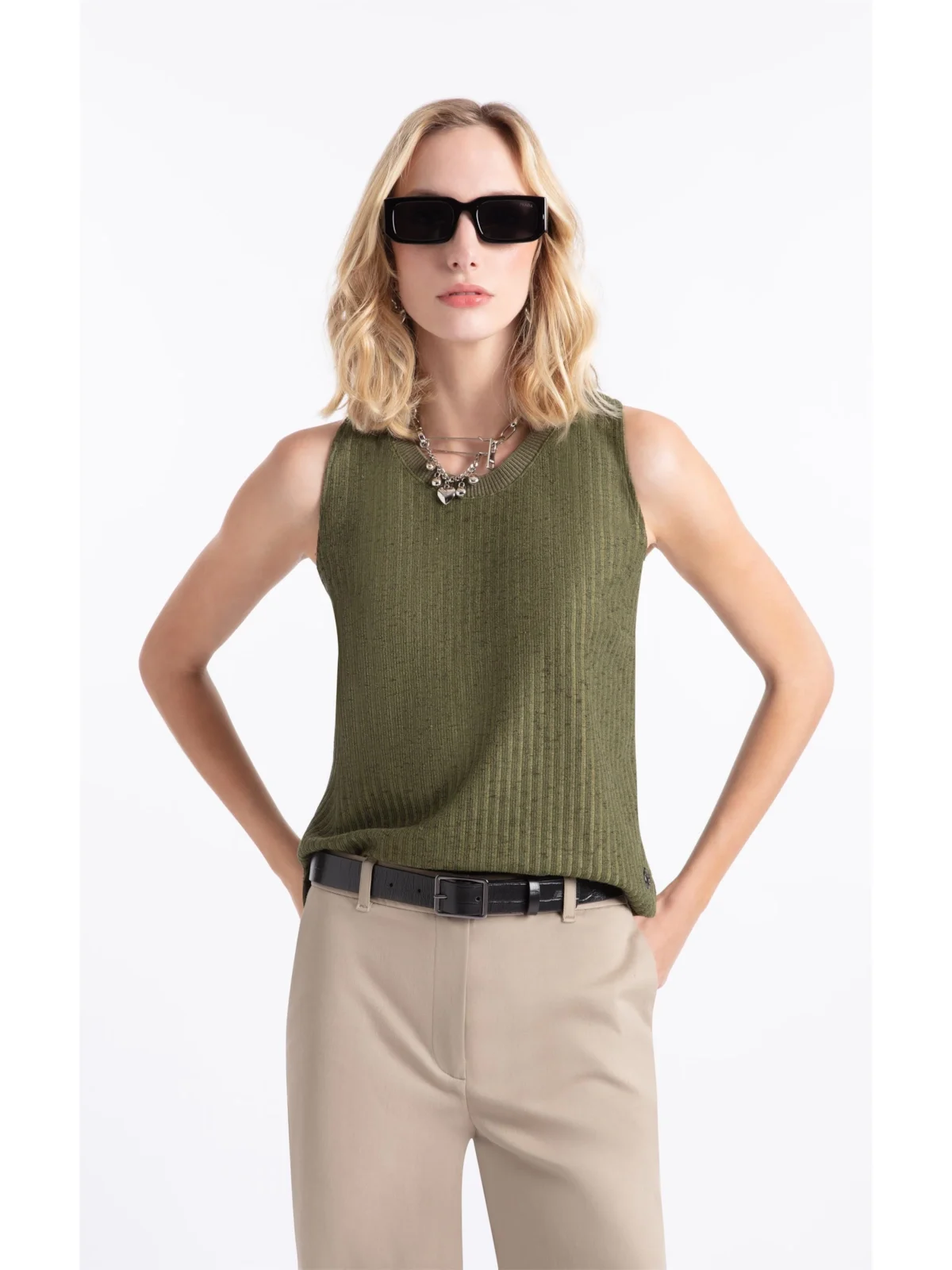 Regata Tricot Lino Verde Oliva — imagem 1