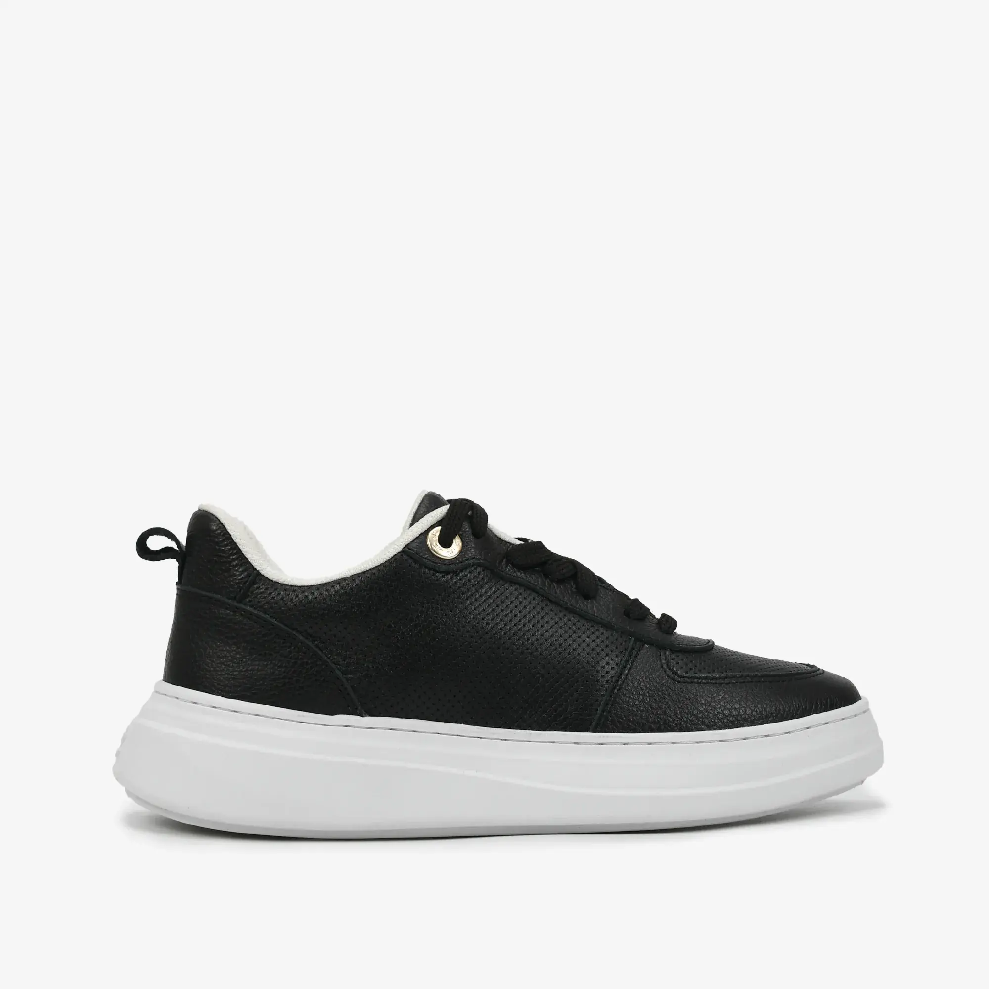 Tênis Preto Branco Couro