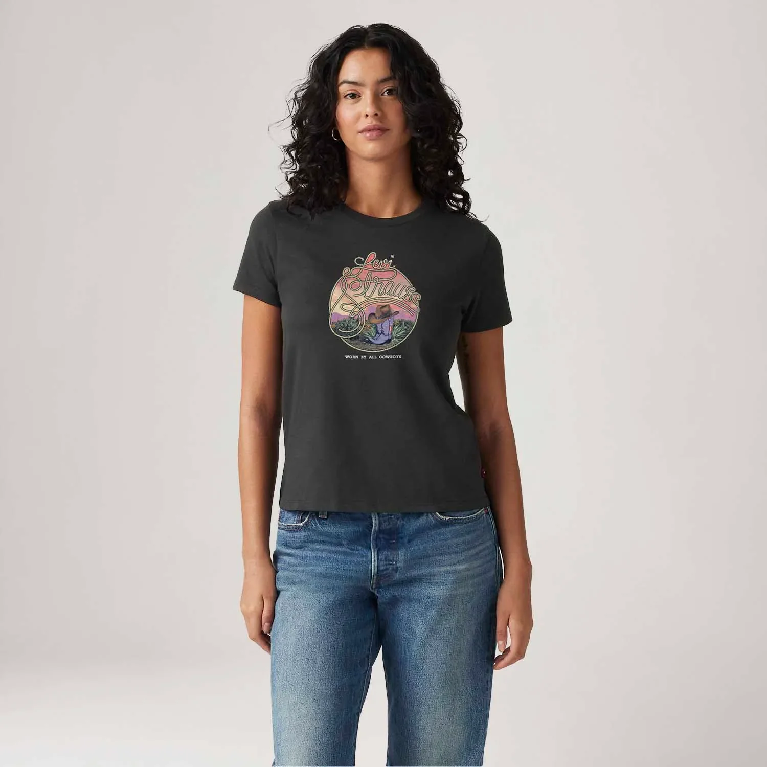 Camiseta Levi's® The Perfect Preta — imagem 1