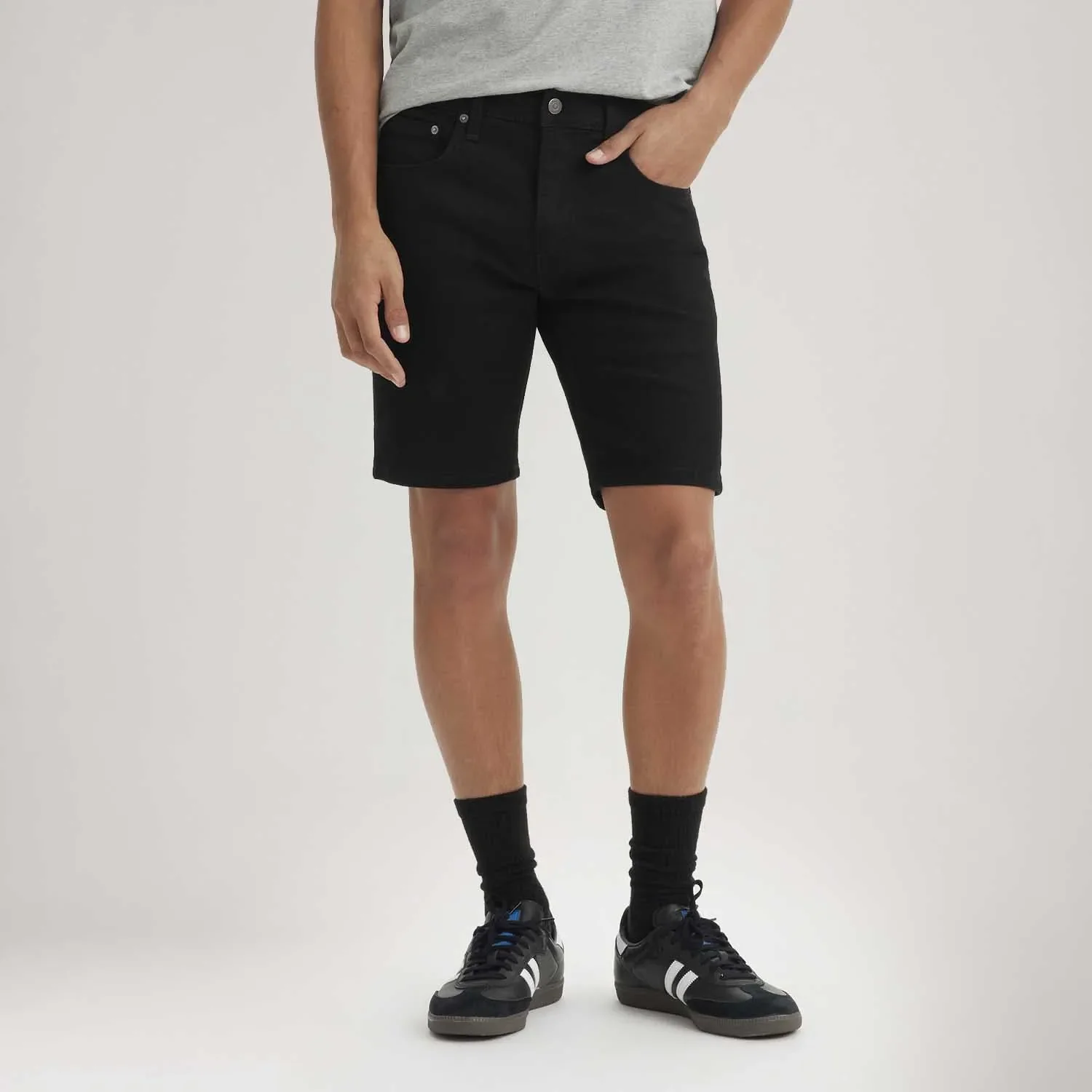 Bermuda Jeans Levi's® 412® Slim Preta — imagem 1