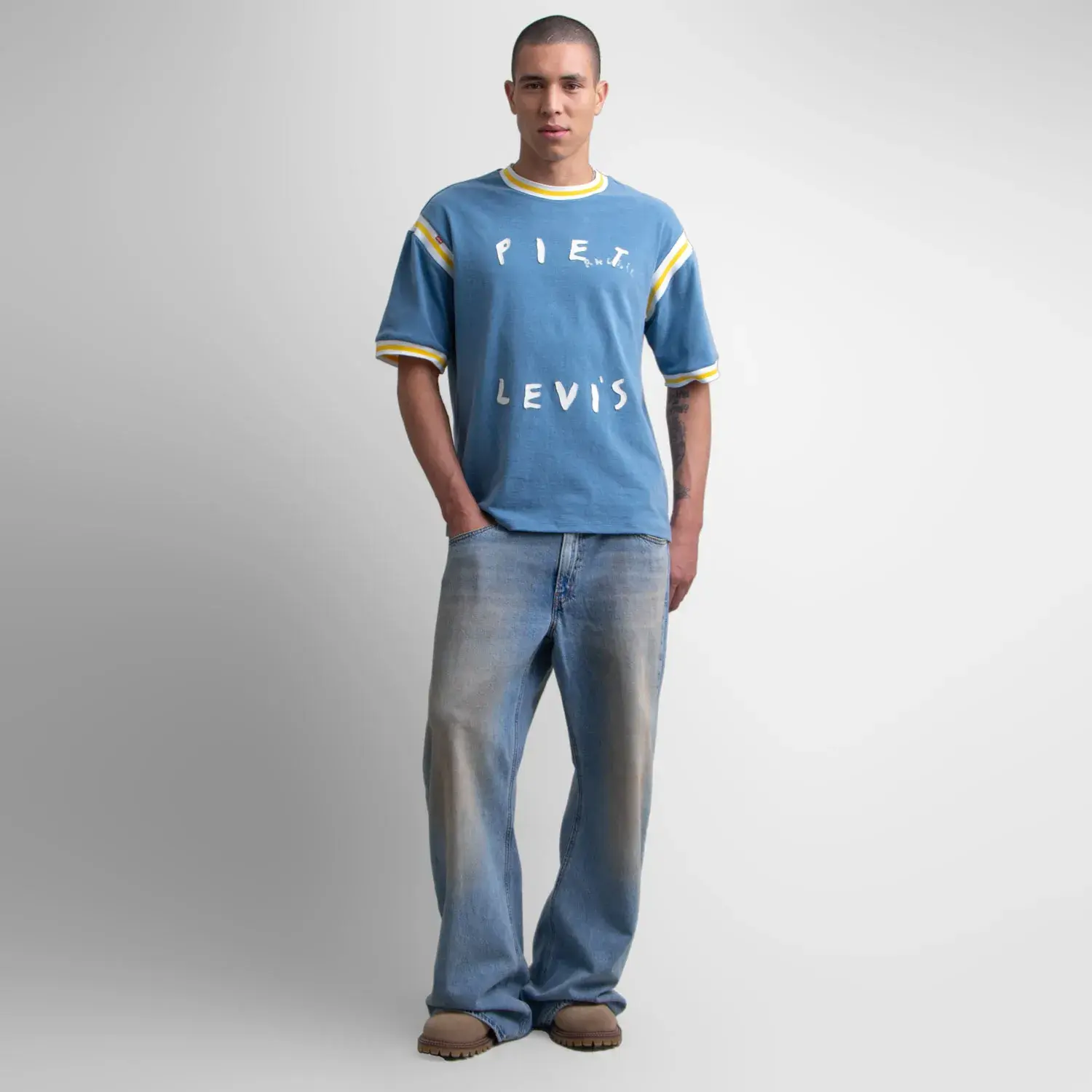 Camiseta Brasil Levi's® x Piet Graphic Azul Manga Curta
