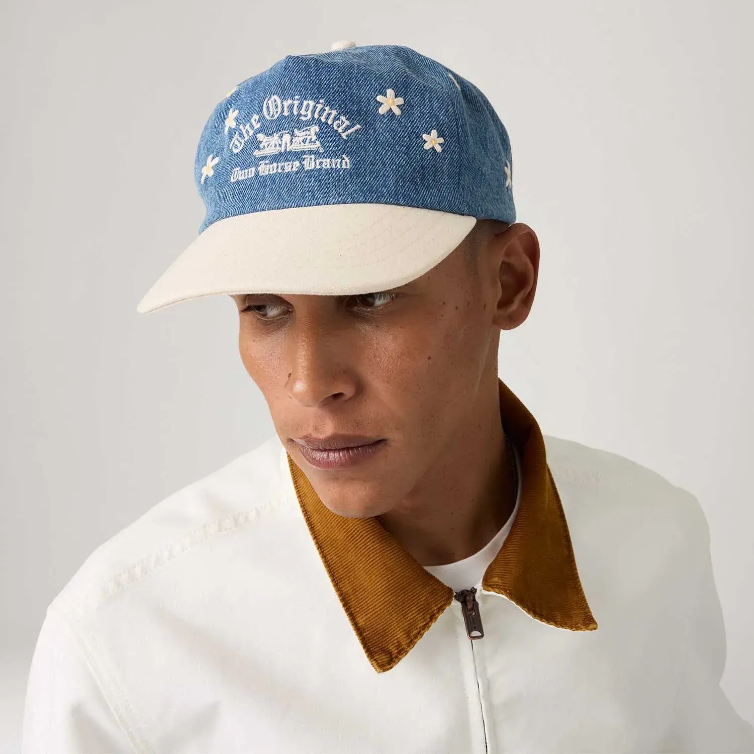 Boné Jeans Levi's® Trucker Lavagem Clara