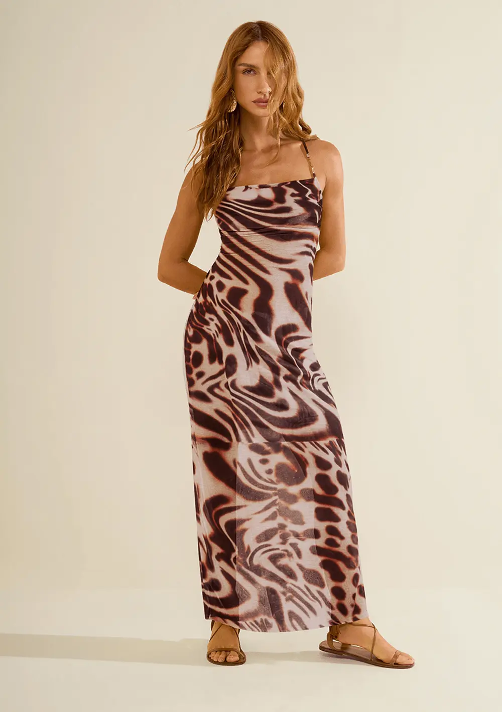 Vestido Morena Rosa Ajustado Decote Costas Sem Manga Longo Bege