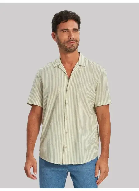 Camisa Resort