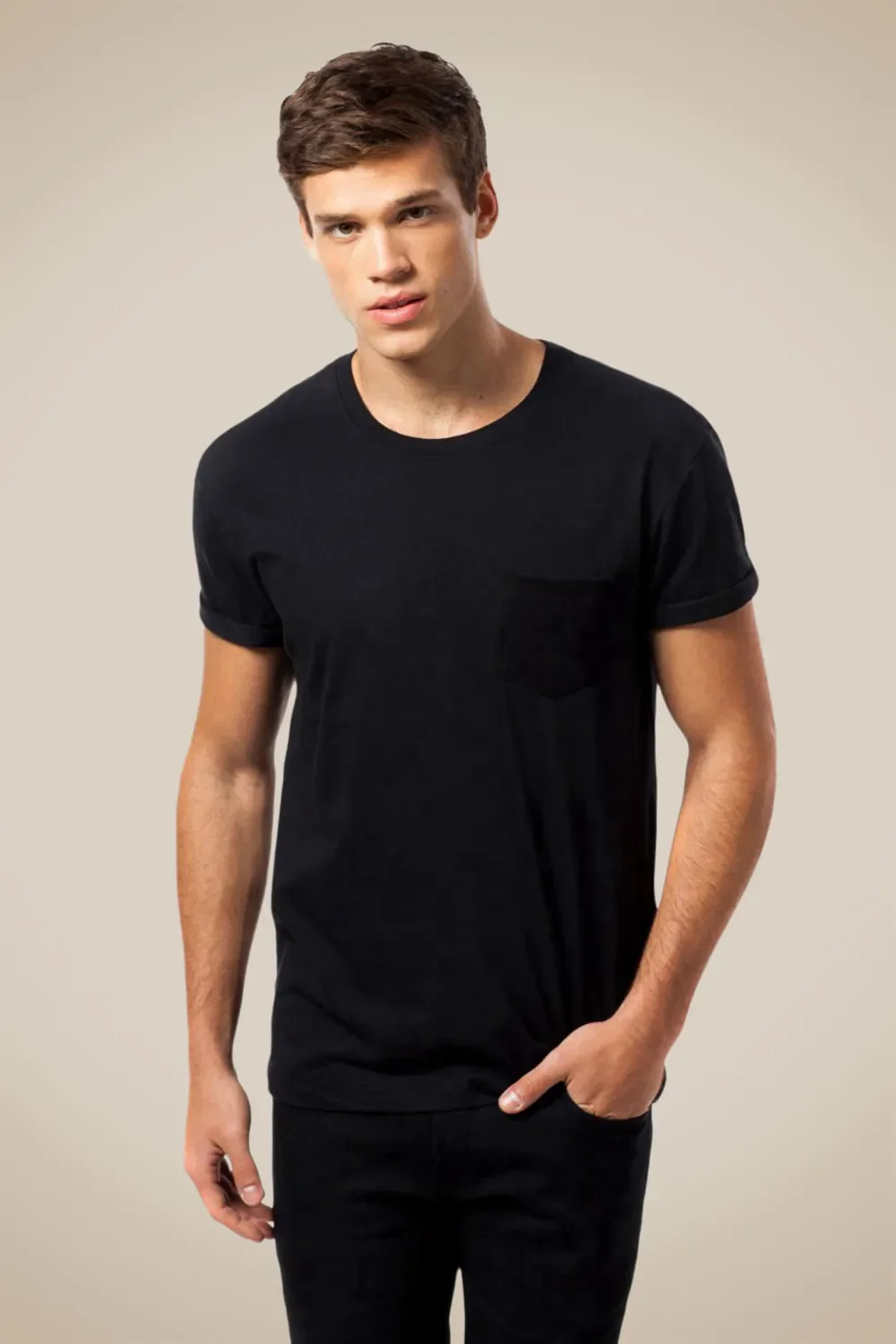 Camiseta Bolso Básica Preta — imagem 1