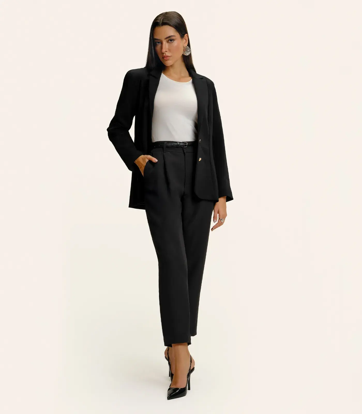 Calça Feminina Cenoura Alfaiataria Endless Preto