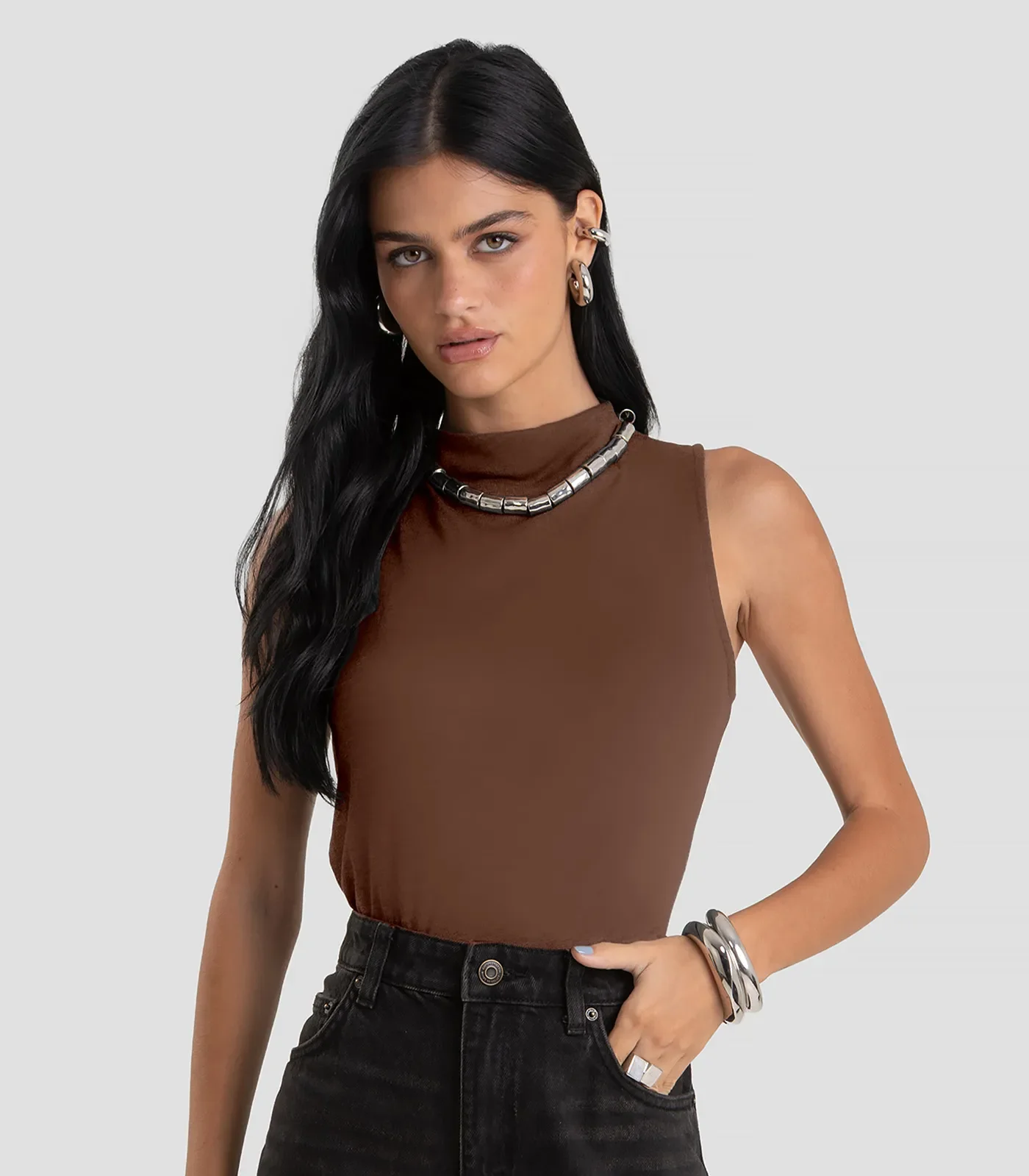 Regata Feminina com Gola Alta Dianna Marrom — imagem 1