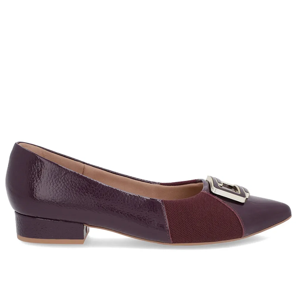 Scarpin Roxo Verniz Bico Fino Enfeite — imagem 1