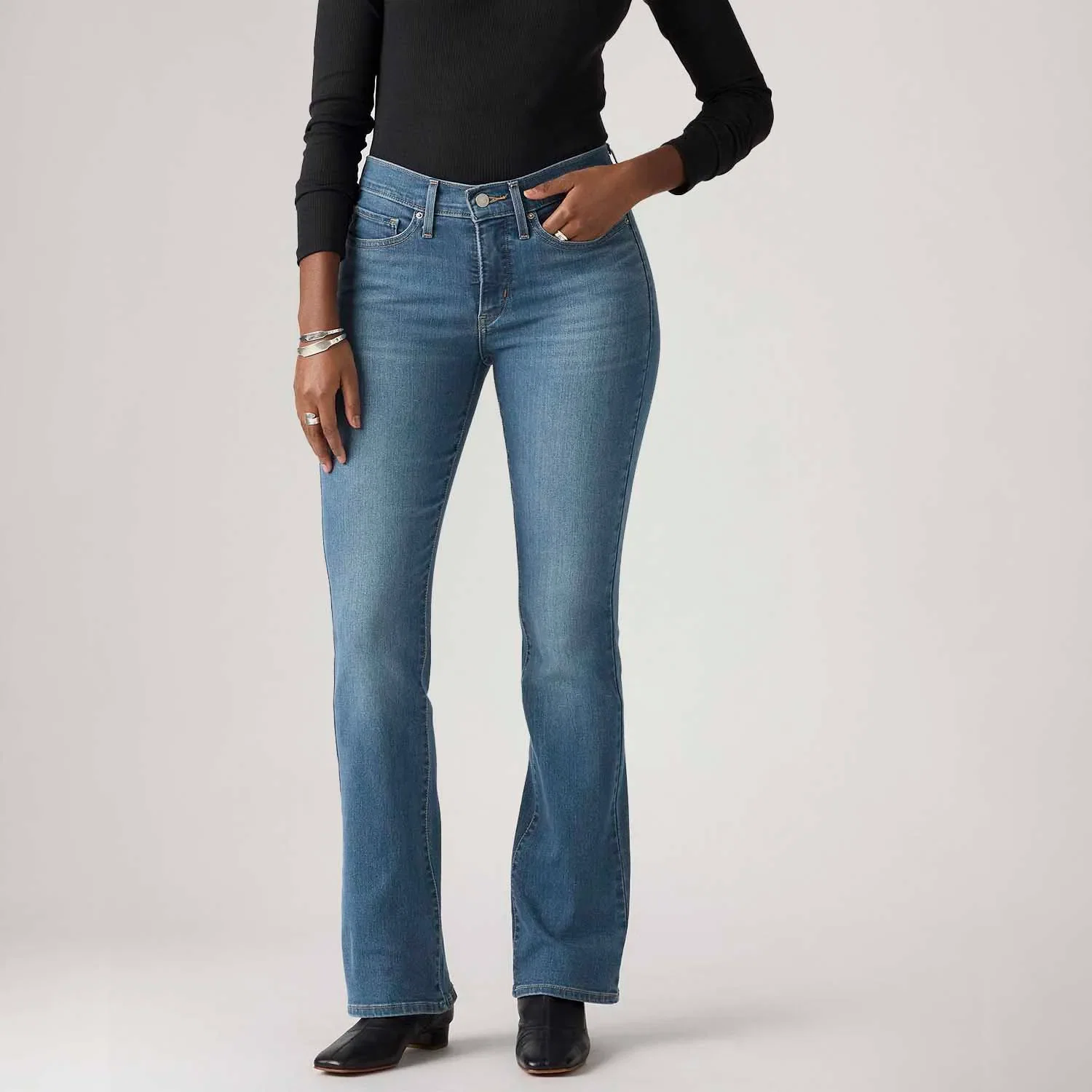Calça Jeans Levi's® 315® Bootcut Lavagem Média