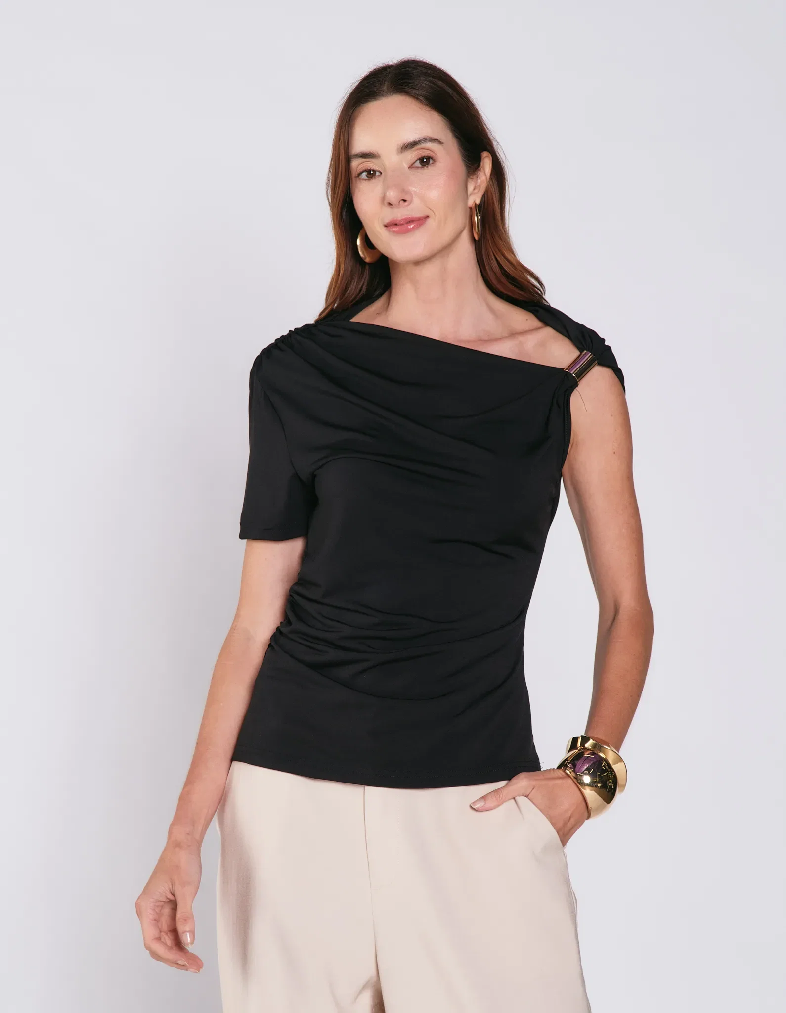 Blusa Malha Ombro Só Detalhe Metal - Preto — imagem 1