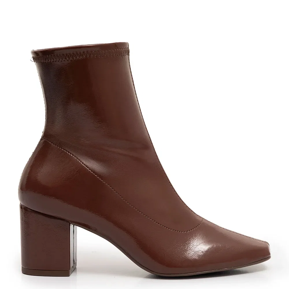 Bota Marrom Verniz Stretch — imagem 1