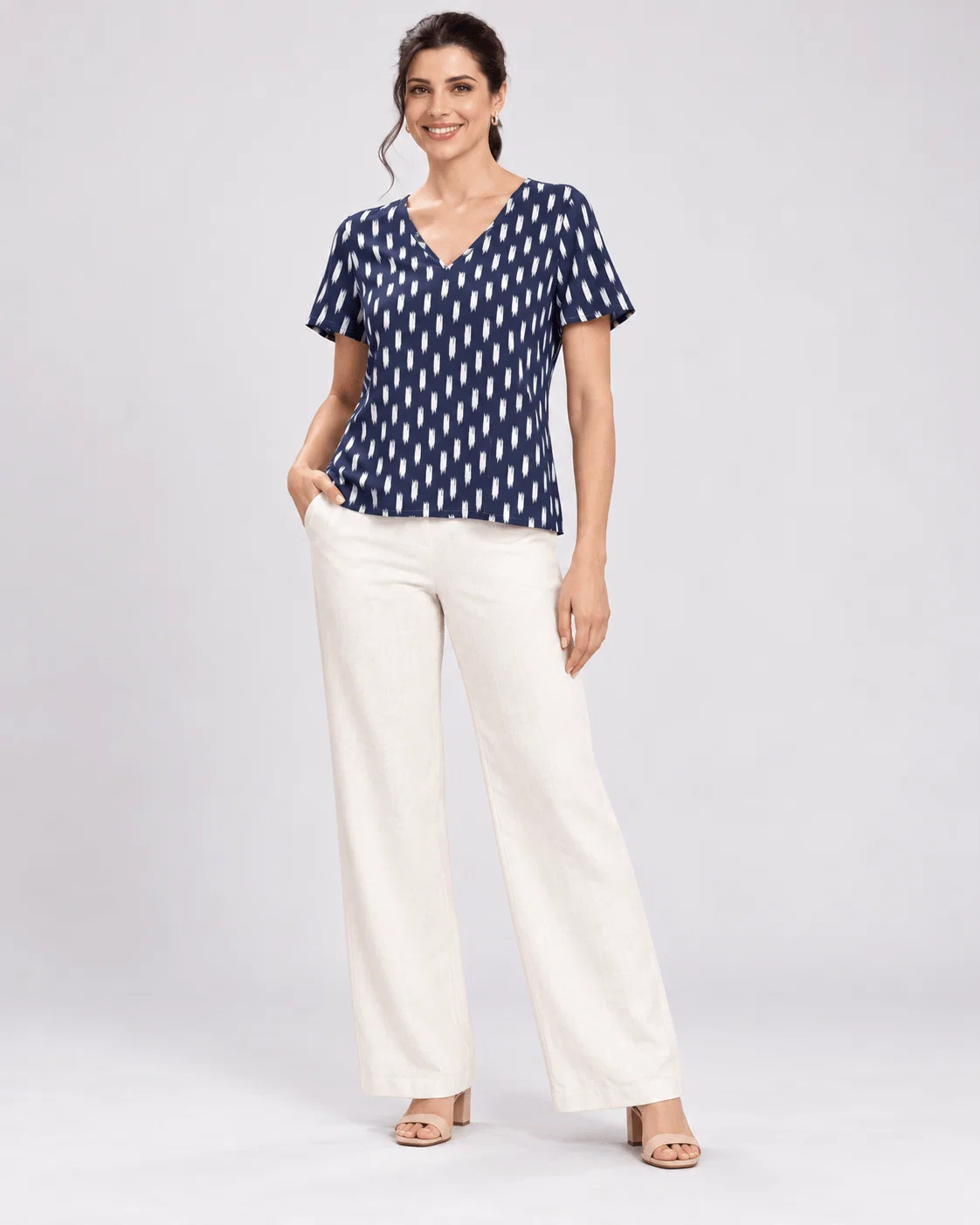 Blusa Ampla Decote v Estampada - Azul Marinho