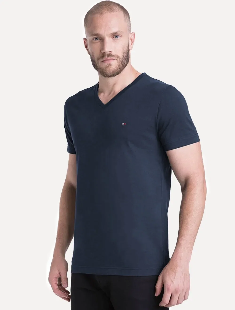 Camiseta Tommy Hilfiger Masculina Essential V-Neck Azul Marinho — imagem 1