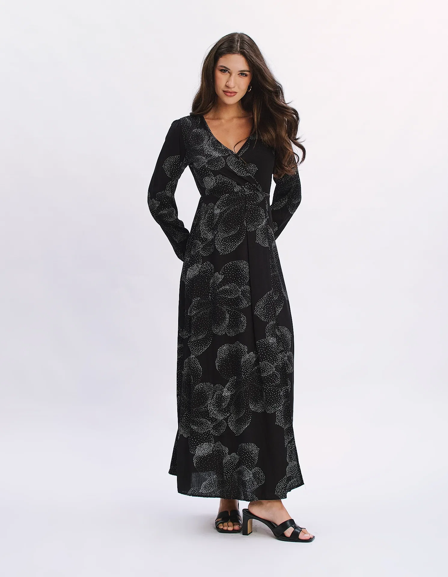 Vestido Longo Decote v Estampado Floral - Preto — imagem 1
