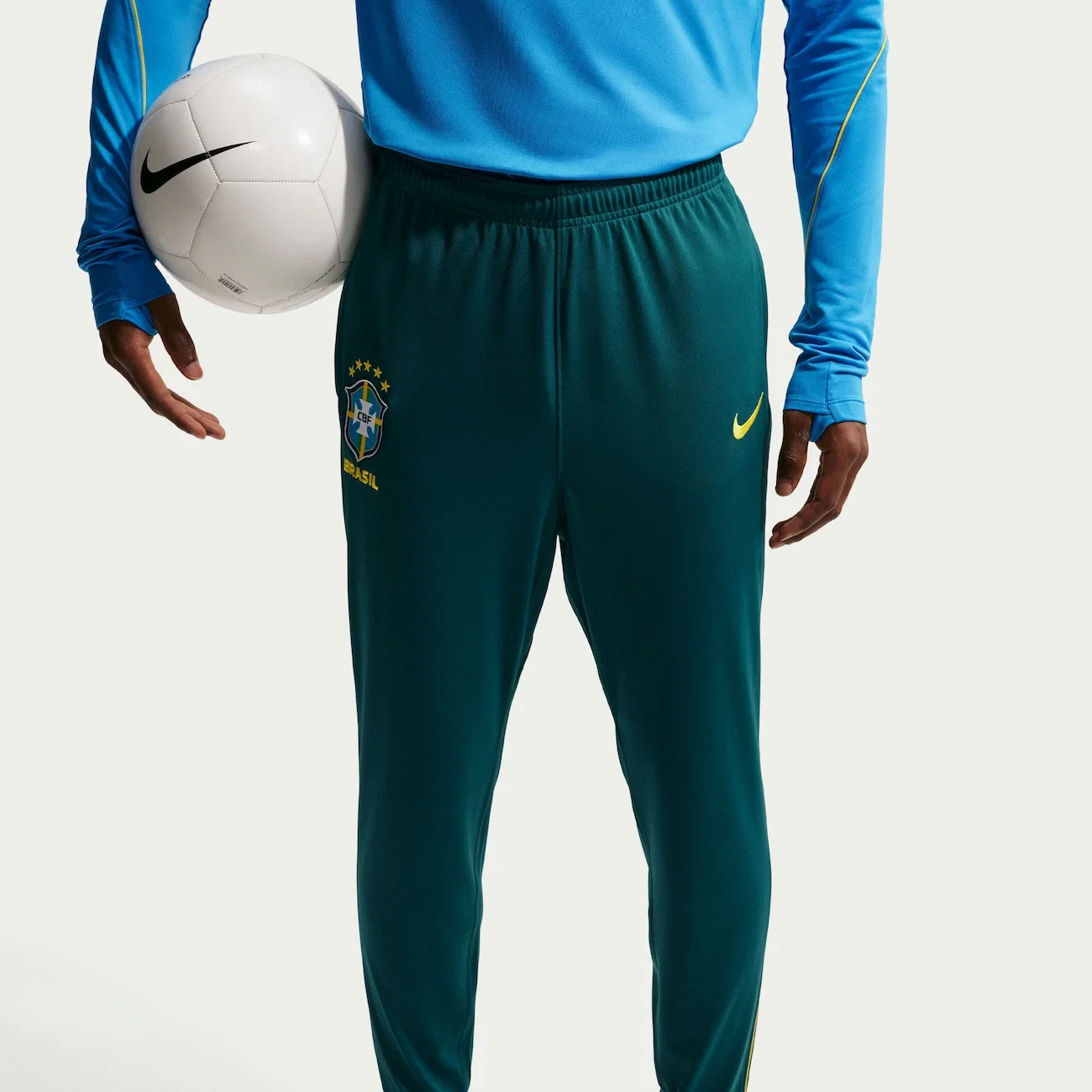 Calça Brasil Dri-FIT Nike Academy Pro Masculina