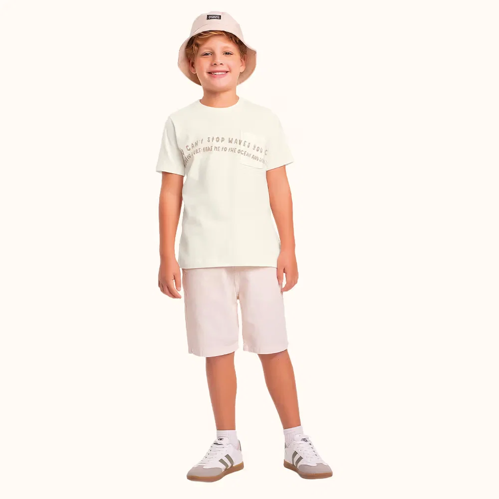 Camiseta em meia malha com bolso funcional