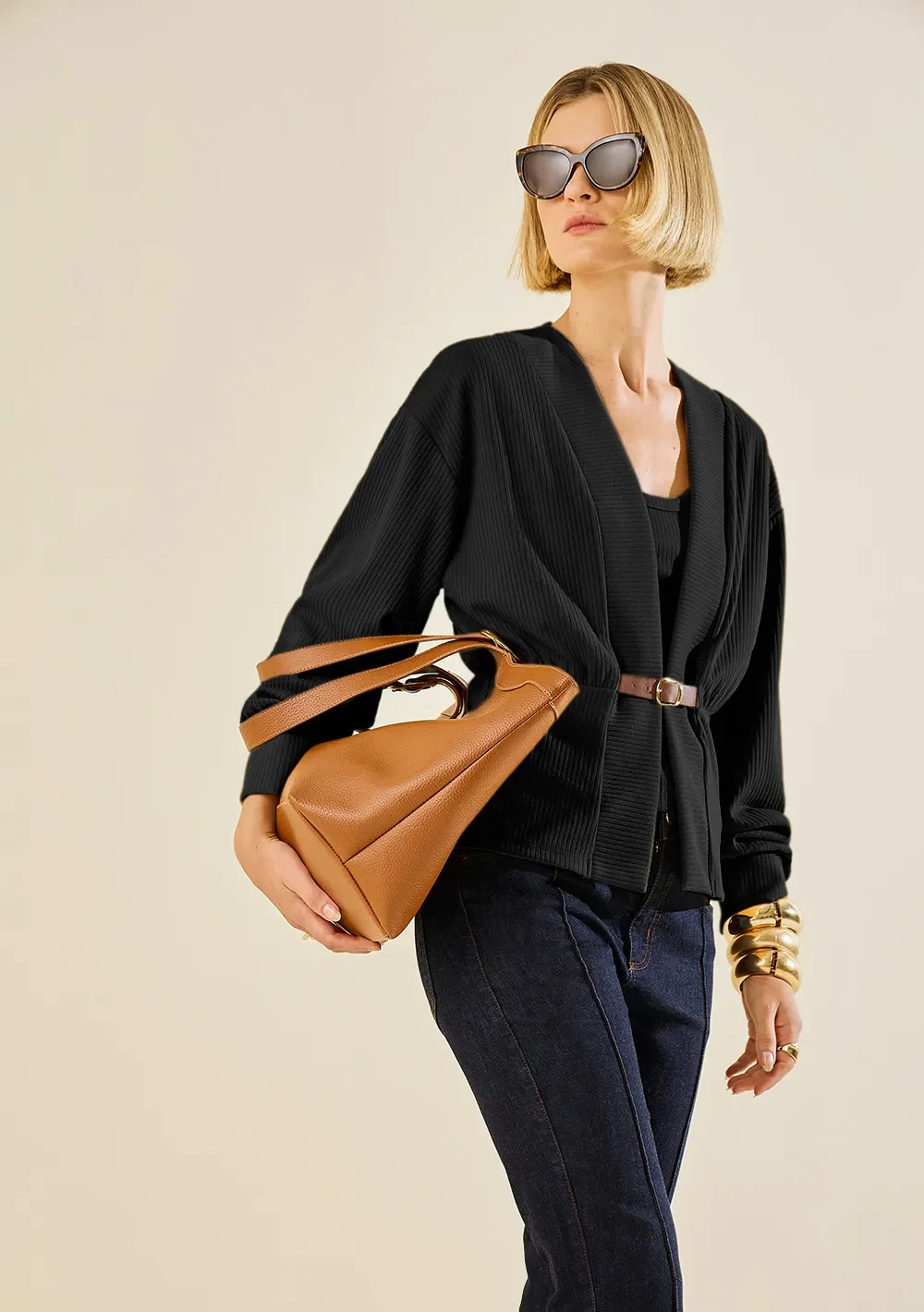 Blusa Morena Rosa Ajustada Decote V Sem Manga Padrão Preto — imagem 1