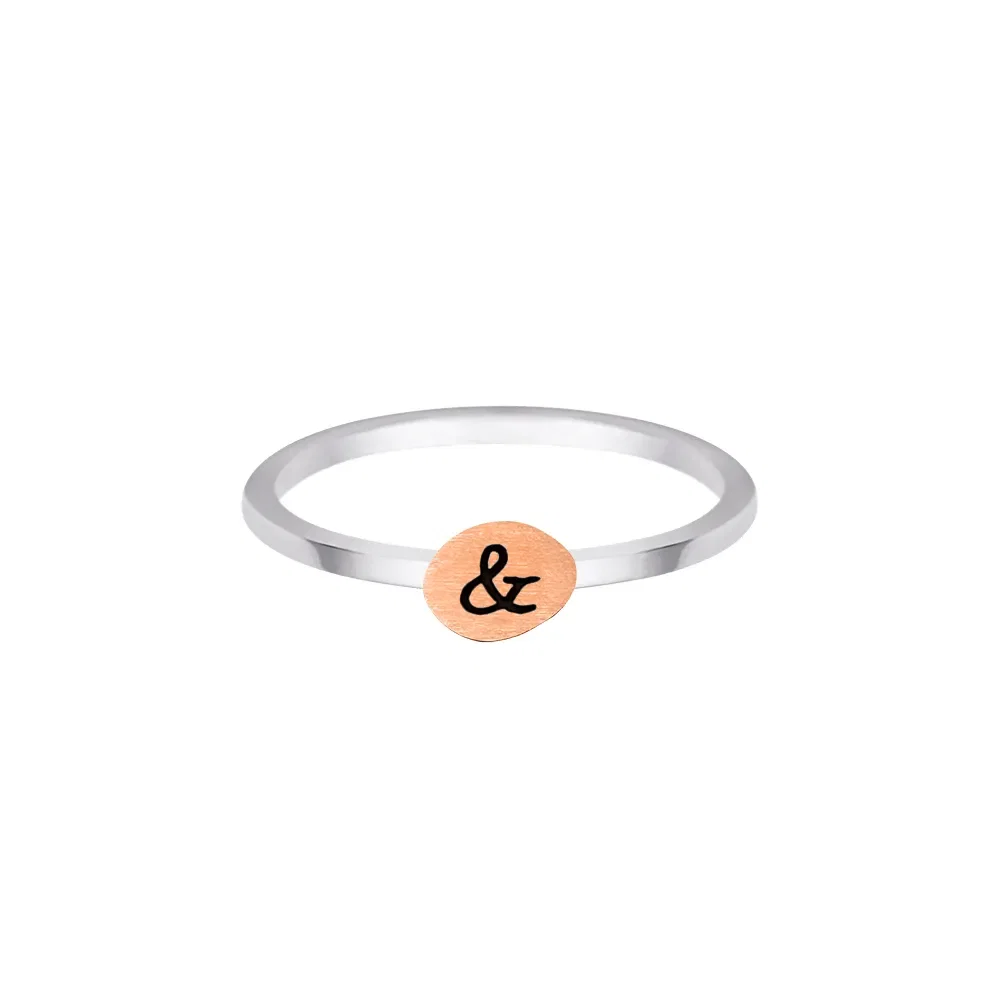 Anel Life Letra & em Prata 925 com Liga Rosé e Banho de Ouro Rosé 18k