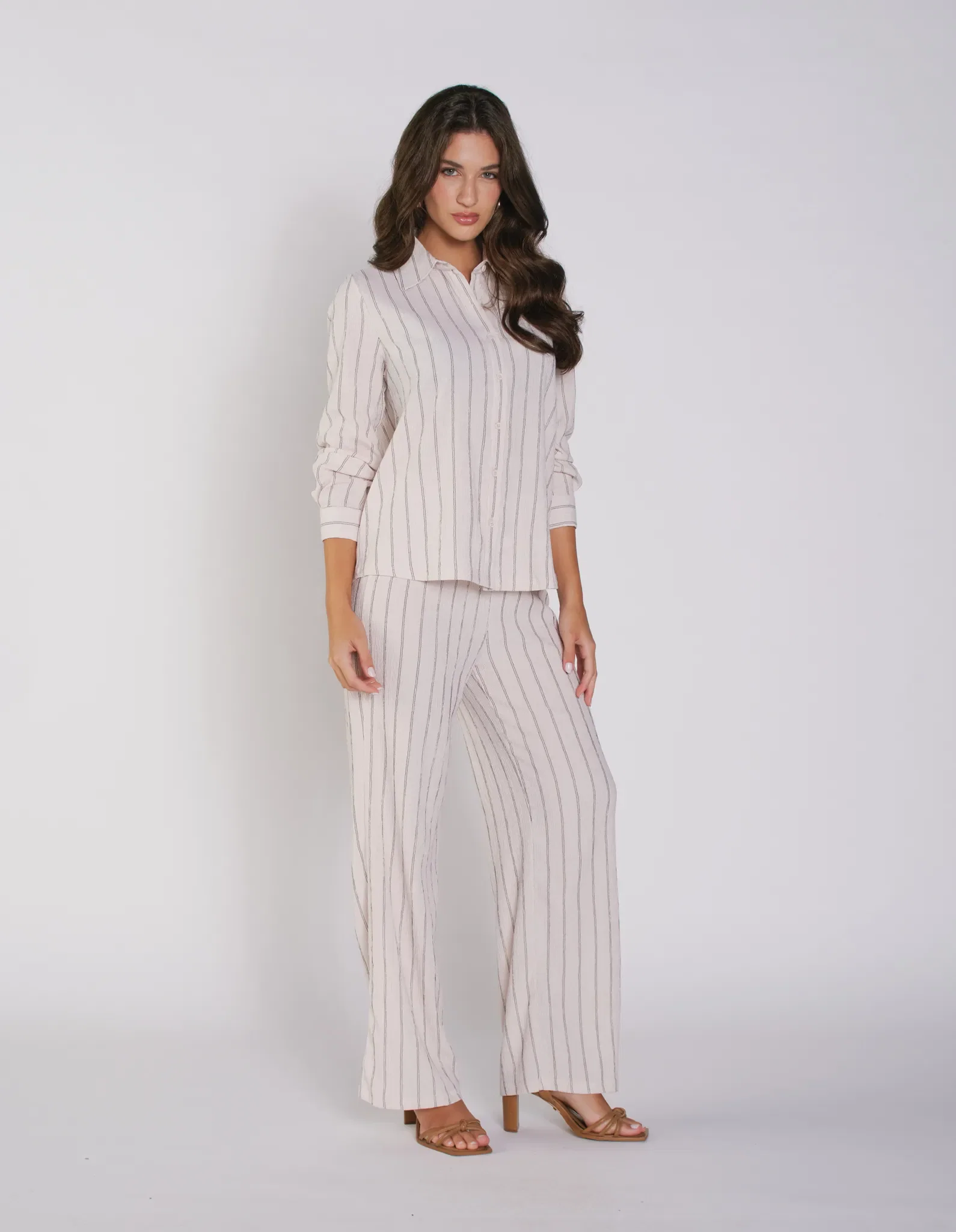 Calça Pantalona Listrada - Bege — imagem 1