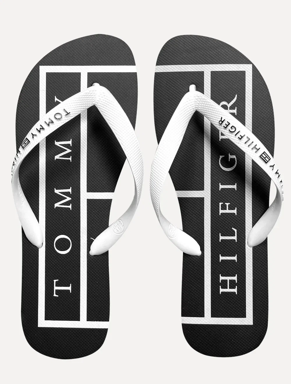 Chinelo Tommy Hilfiger Masculino Strips Rubber Beach Preto / Branco / CáquI